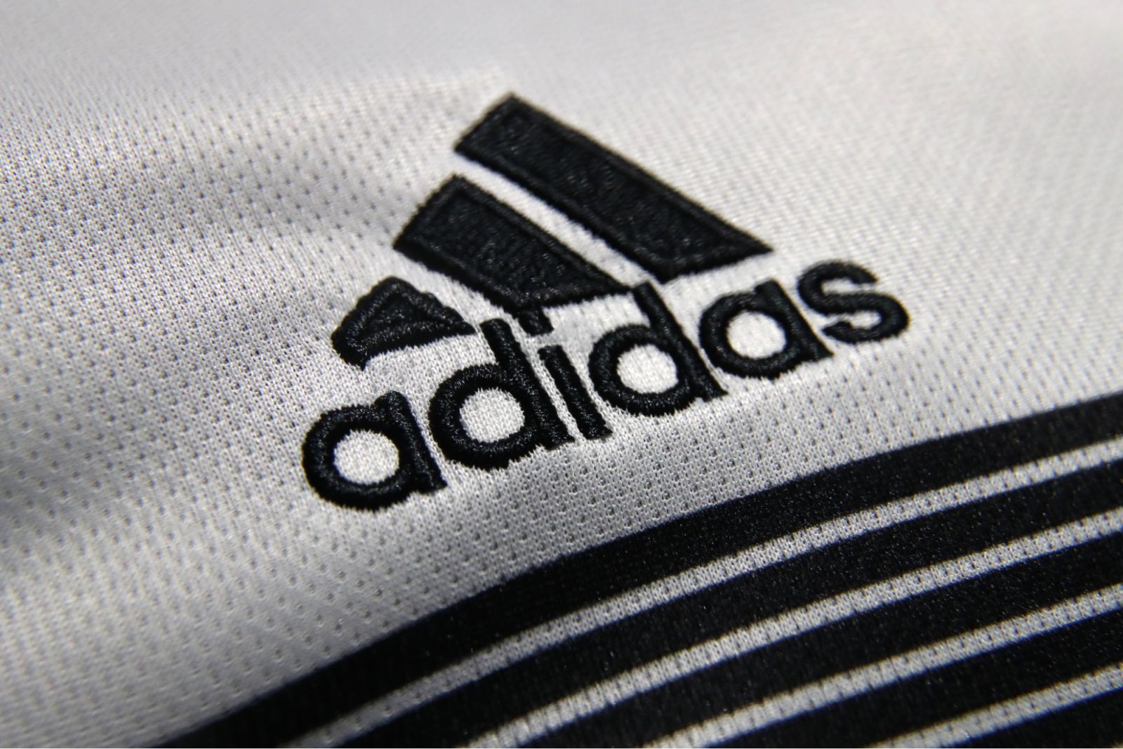 Logo Adidas Performance