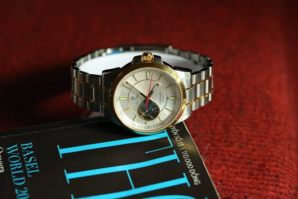 cửa hàng đồng hồ OP