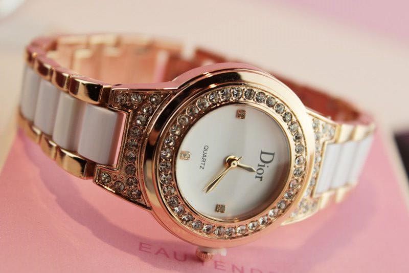 đồng hồ cơ nữ ít mẫu mã hơn đồng hồ quartz