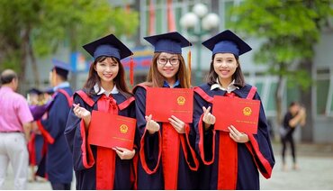 Tốt nghiệp tặng quà gì? Gợi ý 19 món quà tặng tốt nghiệp đại học ý nghĩa nhất