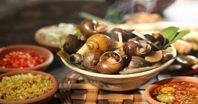 Top 10 quán ốc gần đây luôn “chật ních khách” tại Hà Nội và TPHCM