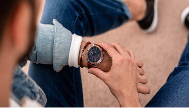 Con trai đeo đồng hồ tay nào? Những điều phái mạnh cần biết khi sở hữu đồng hồ đeo tay