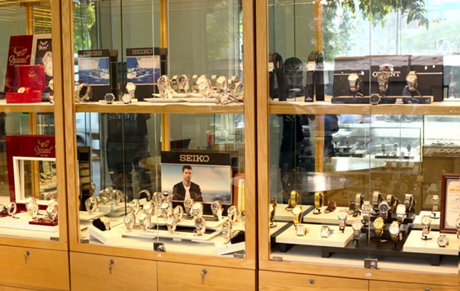 Cửa hàng đồng hồ khang trang hiện đại
