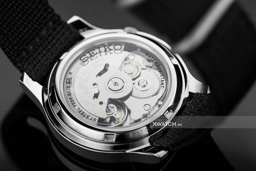 Bộ máy Seiko 7S26 21 chân kính