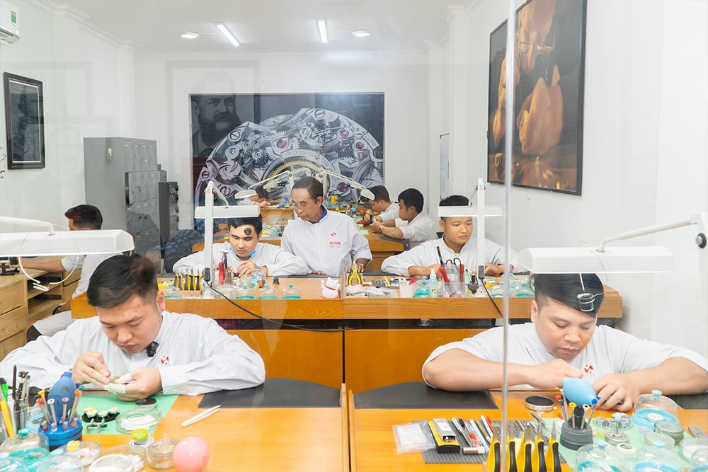 Đội ngũ kỹ thuật đồng hồ Xwatch Đội ngũ kỹ thuật đồng hồ Xwatch