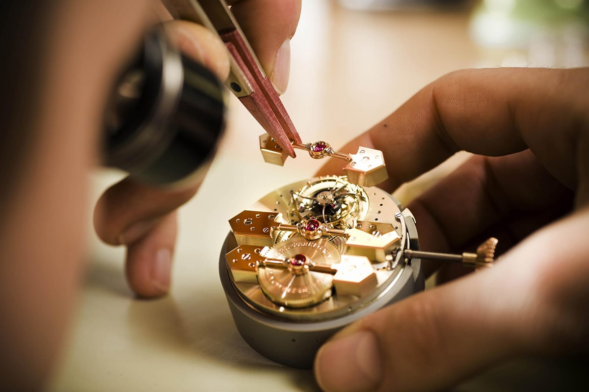 Thợ sửa đồng hồ Thụy Sĩ