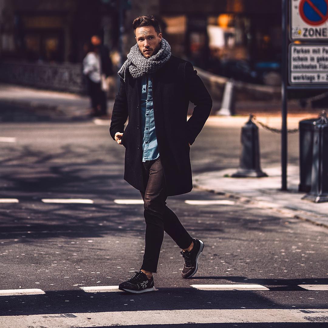 Cách quấn khăn choàng cổ nam kiểu quấn 2 vòng