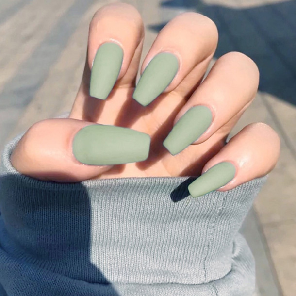 Mẫu nail xinh màu xanh lá cây xôn xao