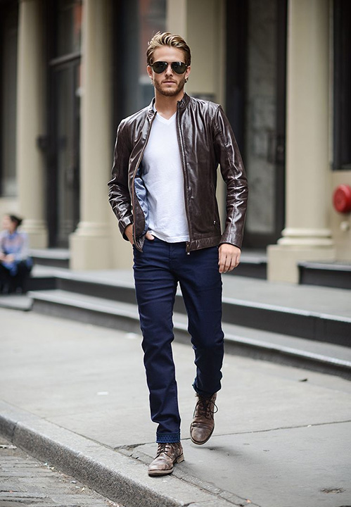 Áo khoác bomber phối hợp với áo cổ tim