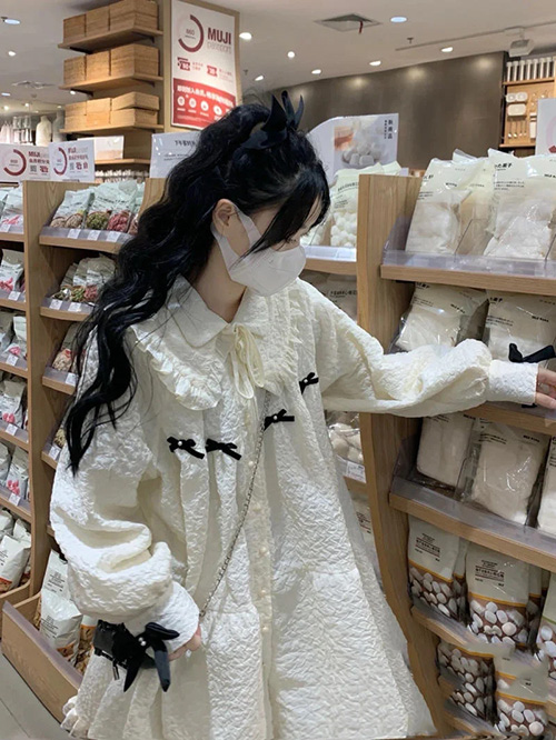 Đầm baby doll trắng cổ sơ mi đính nơ