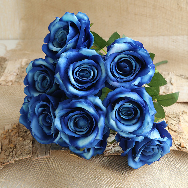 Hoa hồng xanh là biểu tượng cho sự tươi mới, phát triển và hy vọng. Hãy cùng chiêm ngưỡng hình ảnh hoa hồng xanh để cảm nhận sự tràn đầy năng lượng và vẻ đẹp độc đáo của chúng.