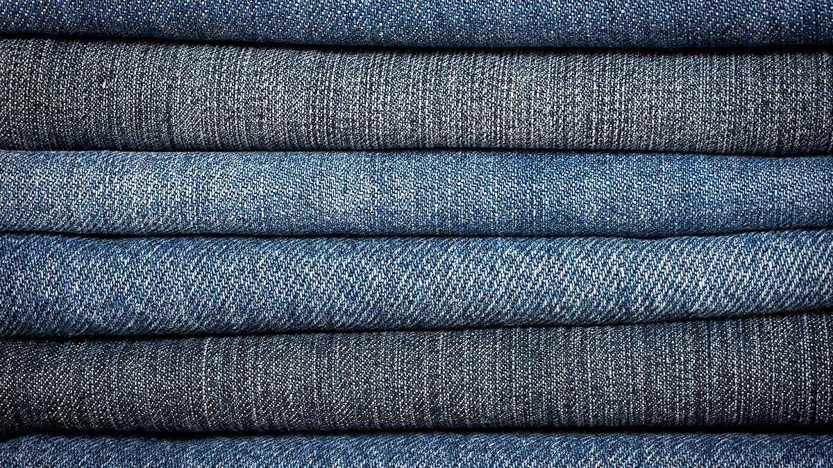 Quần Jean là loại quần bò được làm từ vải jean