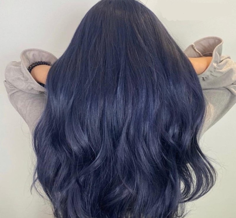 Tóc màu xanh dương than