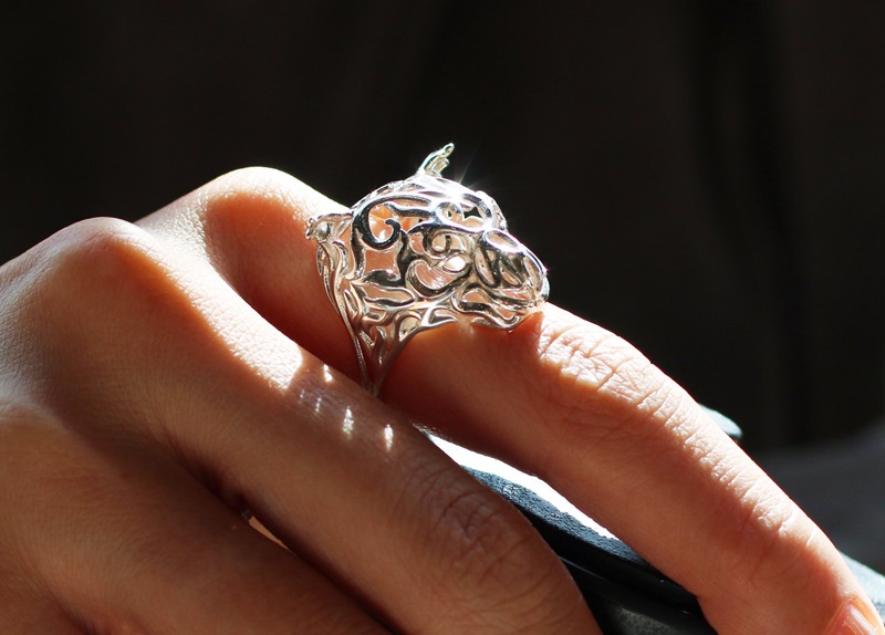 Nhẫn bạc nam hình mặt hổ