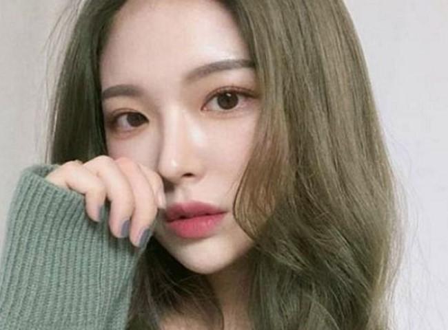 Tóc nâu trầm ánh rêu