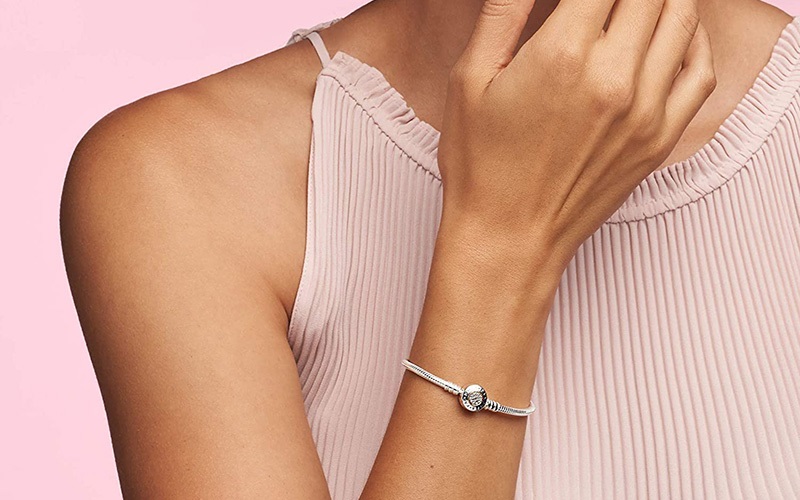 Vòng charm trơn đơn giản