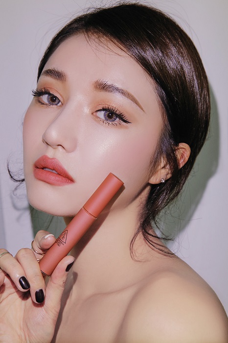 Son 3CE màu nude Velvet Lip Tint New Nude
