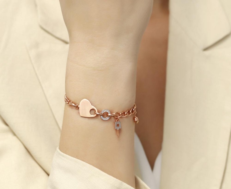 Lắc tay vàng tây trái tim, chìa khóa