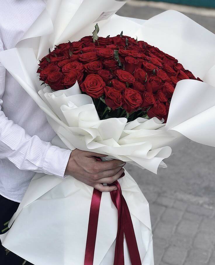 Tặng hoa hồng cho những người mà mình yêu thương nhất