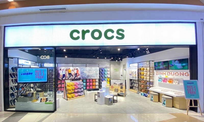 Hệ thống cửa hàng dép nam Crocs