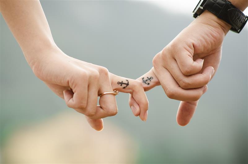 PHÁT CUỒNG VỚI NHỮNG HÌNH XĂM NHỎ Ở NGÓN TAY tattoo gà #34 PHÁT CUỒNG VỚI NHỮNG HÌNH XĂM NHỎ Ở NGÓN TAY tattoo gà