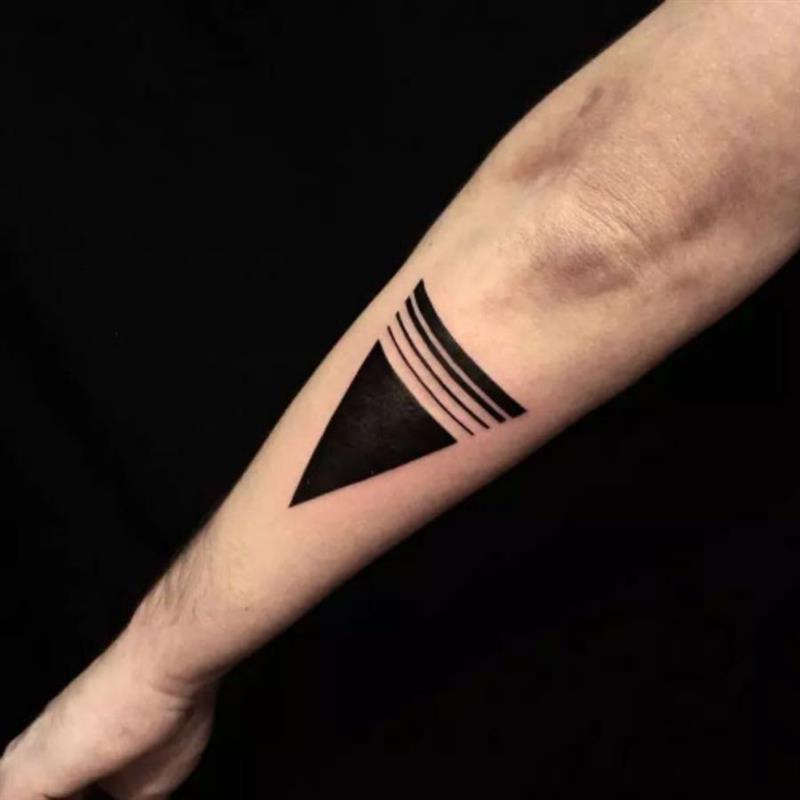 Hình xăm tam giác ngược