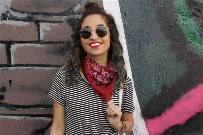 Cách buộc khăn Bandana vào cổ 