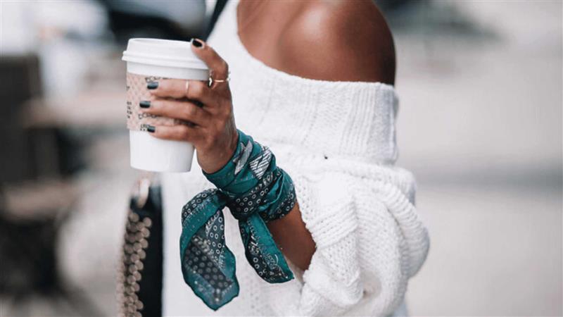 Cách quấn khăn quanh bắp tay hoặc cổ tay