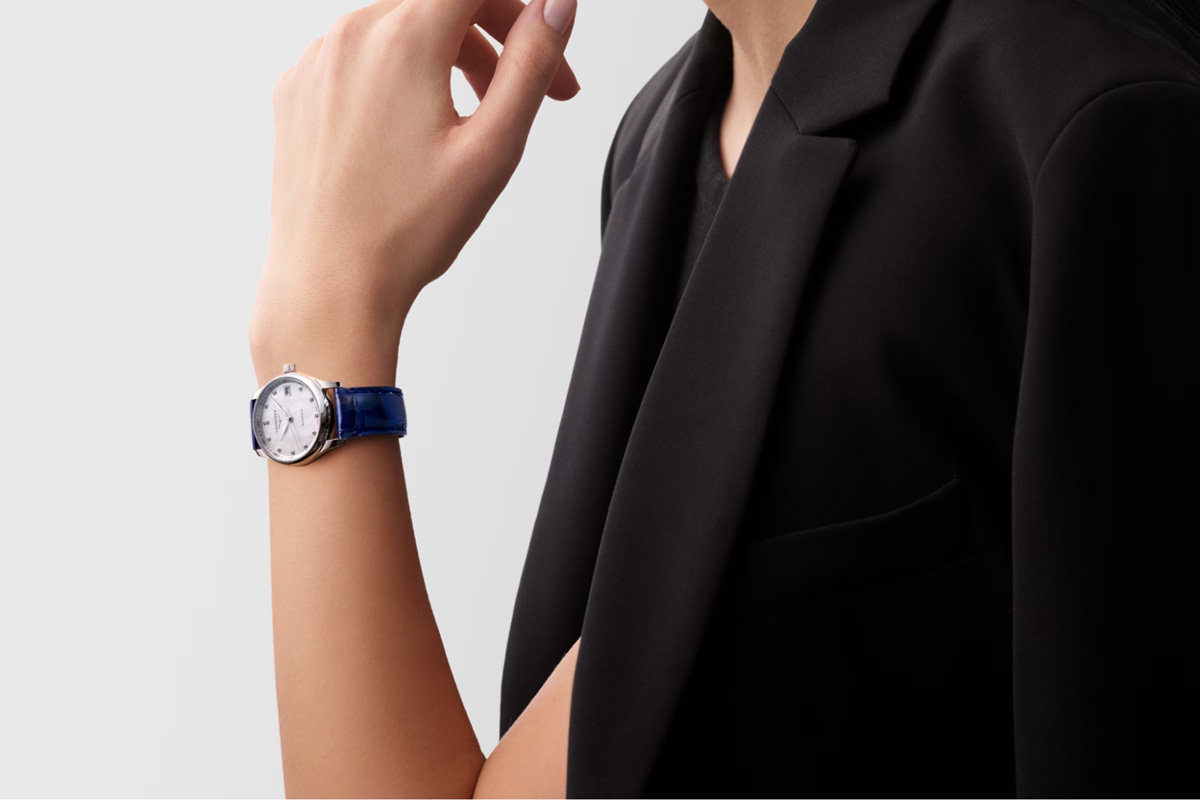 Longines Master L2.357.4.87.0 mặt số khảm trai