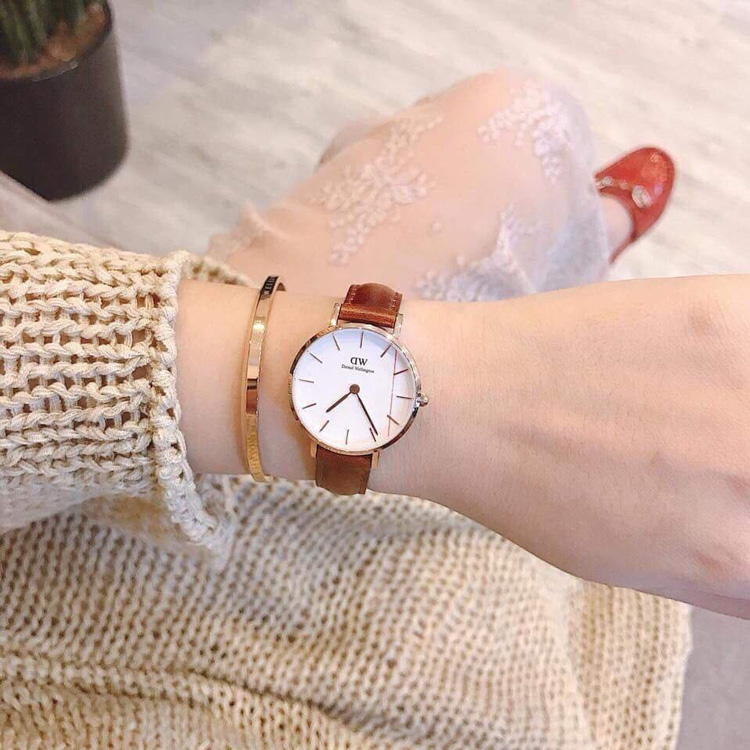 Đồng hồ nữ dây da Daniel Wellington Classic Petite
