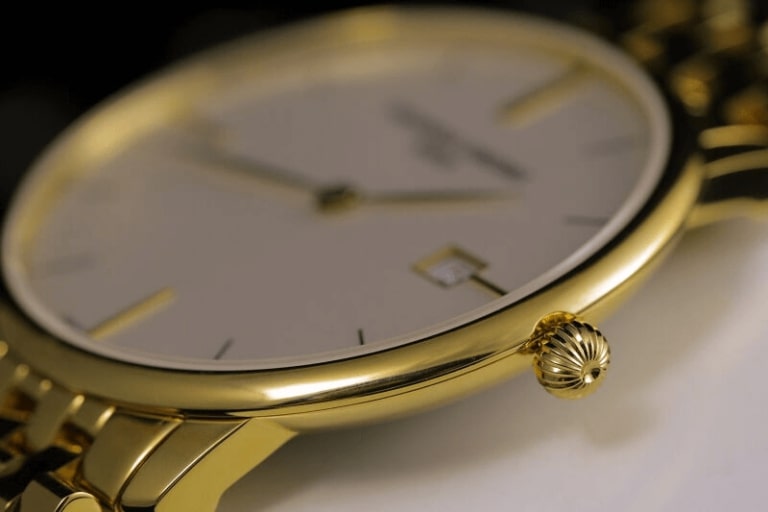 Đồng hồ nam siêu mỏng – lựa chọn hoàn hảo cho quý ông cổ tay nhỏ