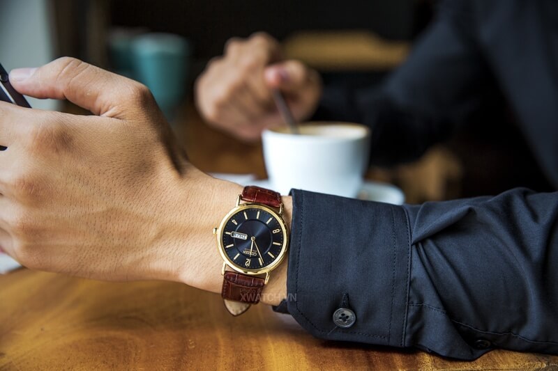 Đồng hồ đeo tay Analog là gì?