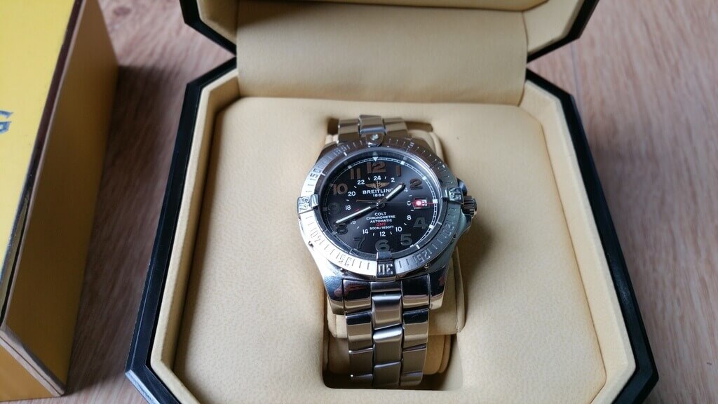 dong-ho-nam-thuy-si-chinh-hang (3)