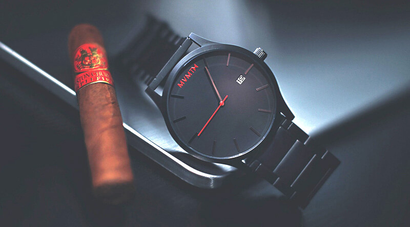 Thương hiệu cho đồng hồ MVMT lam thuong hieu mvmt