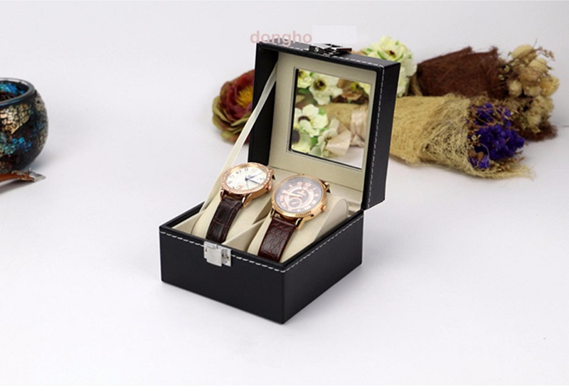 hop dung dong ho hai chiec