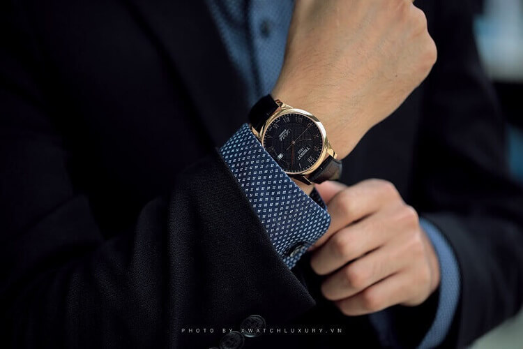 Thiết kế đồng hồ đeo tay nam Uniform Mức giá đồng hồ đeo tay nam Uniform